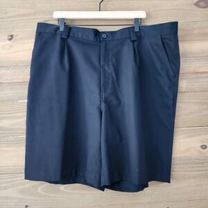 Under Armour black flat front golf shorts chino mens size 42